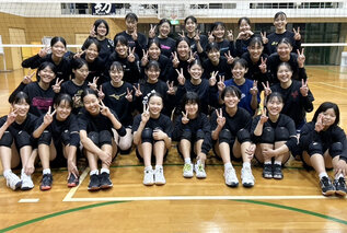 地域貢献活動①  広田中学校女子バレーボール部とのバレーボール教室を開催！