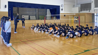 地域貢献活動②「佐世保市部活動地域展開実証事業　中学校女子バレーボール部合同練習会」を開催！