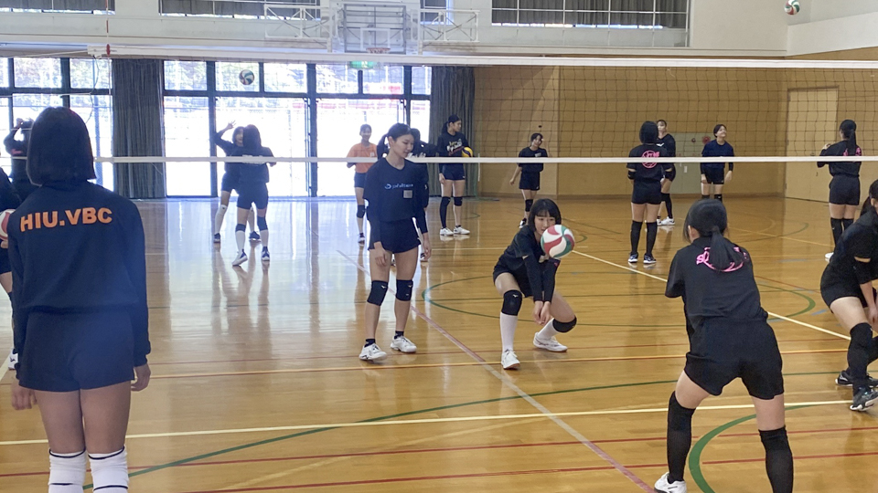 中学校女子バレーボール部合同練習